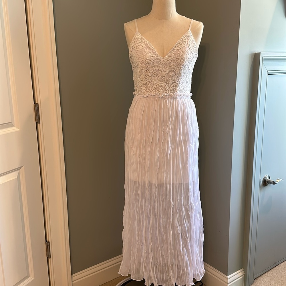 White lace backless halter dress. Size Medium